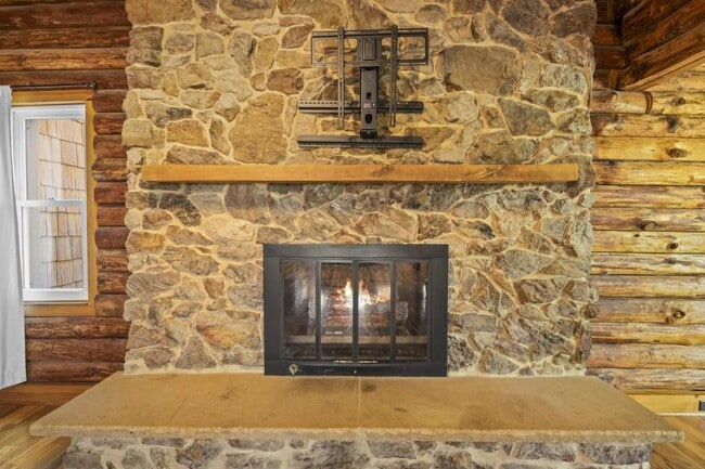 Building Photo - 118 Agape Wy