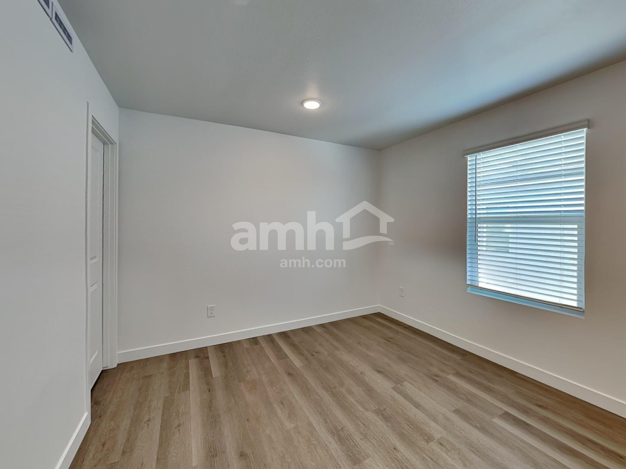 Building Photo - 18492 W Cottontail Ln