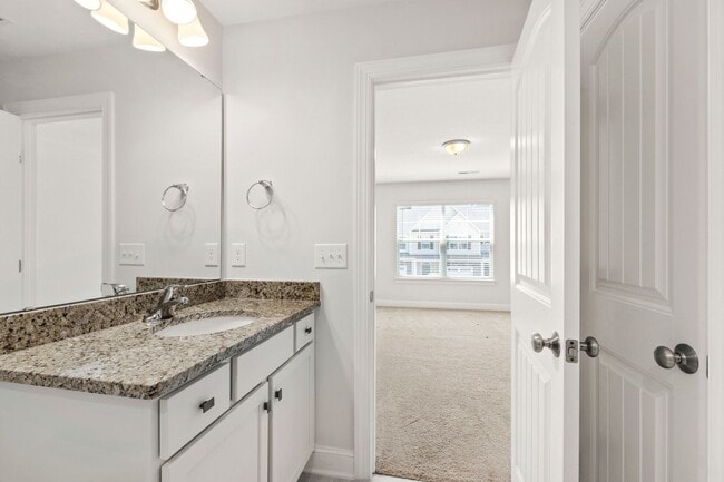 Building Photo - Beautifully Kept 2-Bedroom Townhome in Dur...