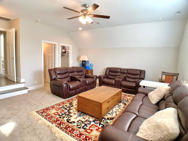 Building Photo - 260 Bluebriar Trace