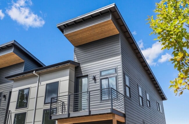 Building Photo - Gorgeous BRAND NEW Modern 2-bd/2-bath Condo in Redmond, OR!