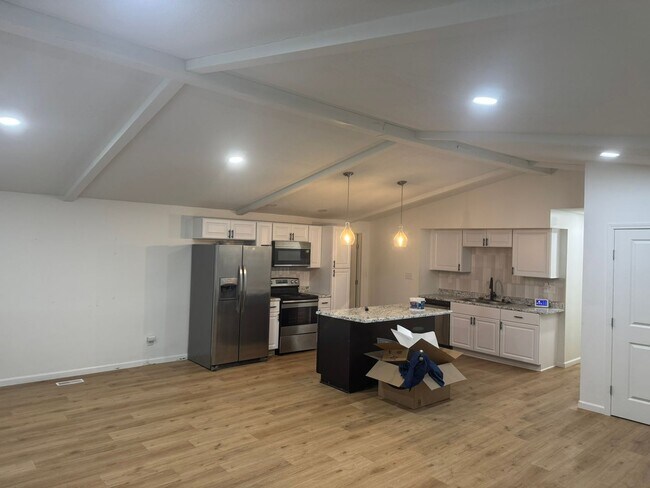 Building Photo - 2504 Andy Dr