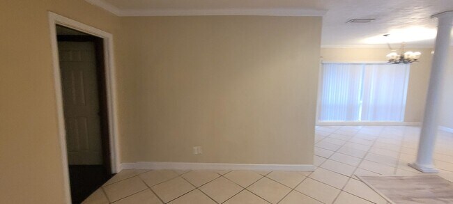 Building Photo - 3805 NW 50th St
