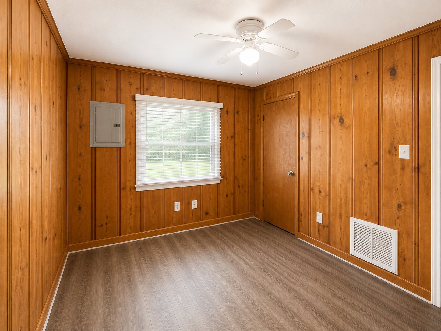 Building Photo - 213 Oak Park Dr