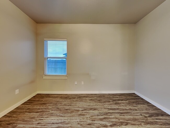 Building Photo - 14308 Peach Tree Dr