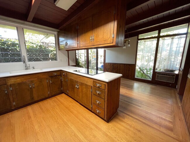 Building Photo - Beautiful Novato Home – 3BR/2BA, 2-Car Garage, Ample Storage & Quiet Street