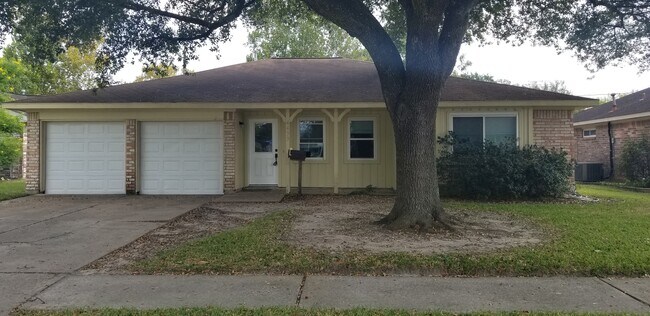 Primary Photo - 4433 College Park Dr