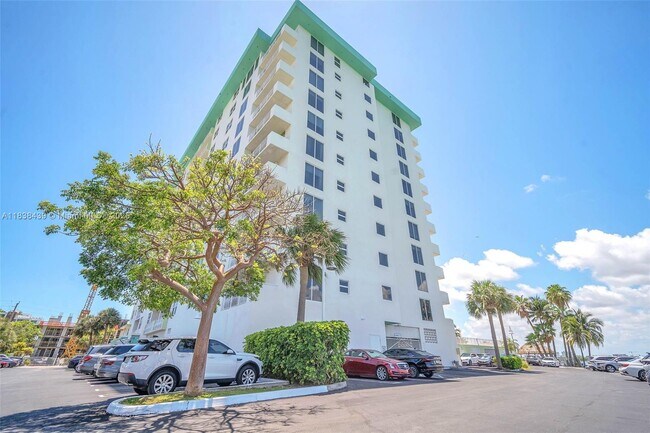 10350 W Bay Harbor Dr 10350 W - 10350 W Bay Harbor Dr Miami Beach Fl Primary Photo