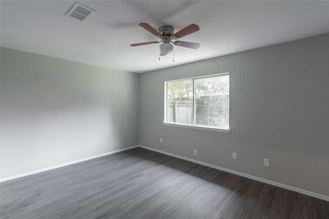 Building Photo - 3118 Lucida Ln