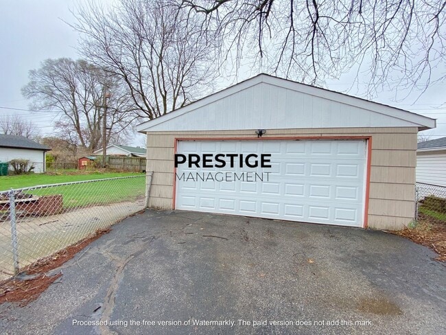 Building Photo - 3 Bedroom Home In Portage