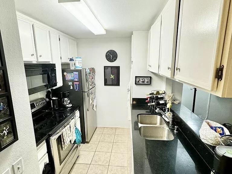 Building Photo - 4550 Bancroft St