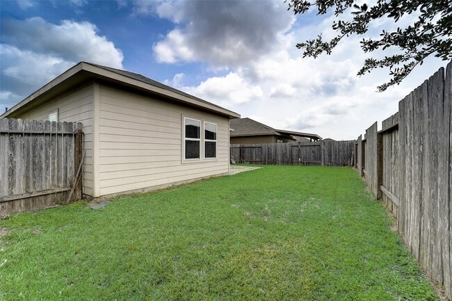 Building Photo - 315 Apache Field Ln