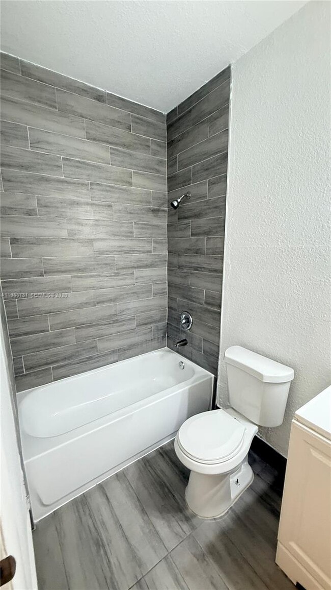 Building Photo - 1663 SE 27th Dr