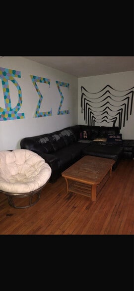 Building Photo - 48 Winspear Ave