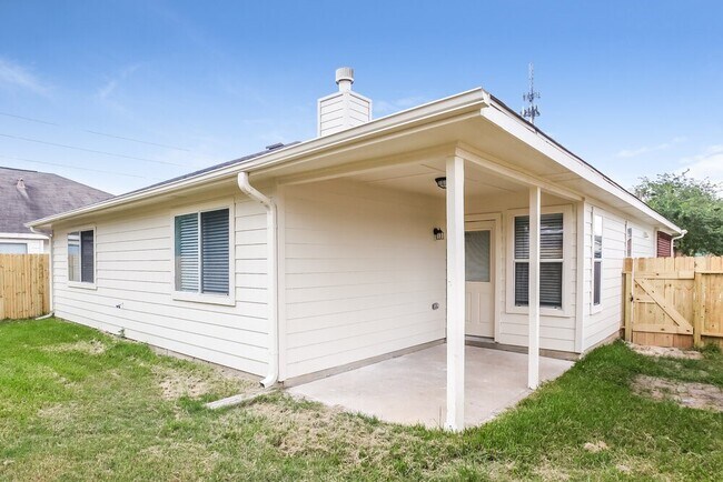 Building Photo - 25235 Clover Ranch Dr