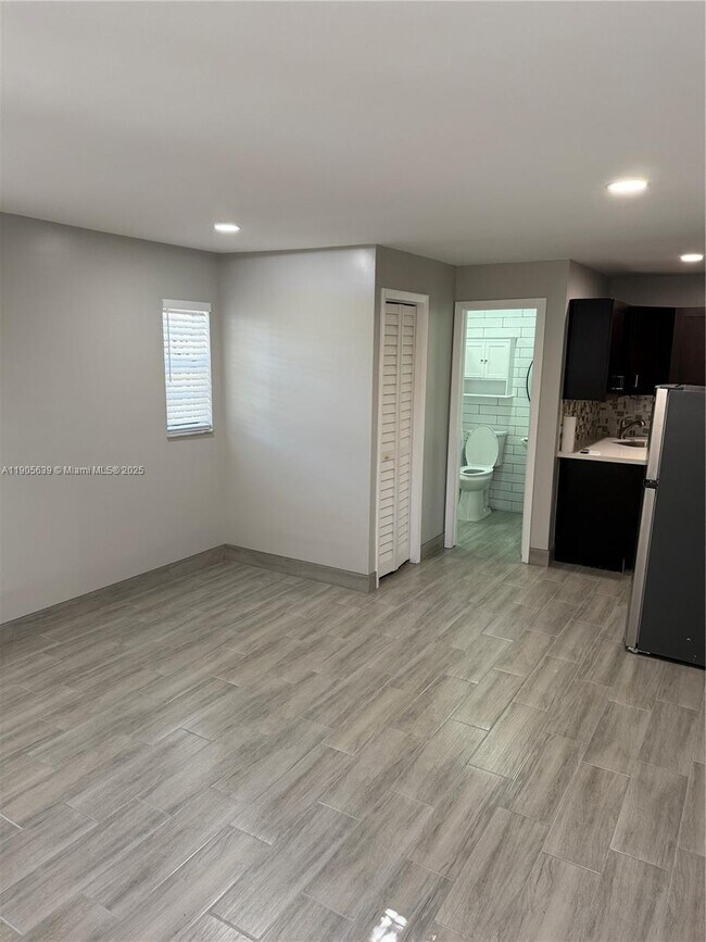 Building Photo - 4440 SW 1st St