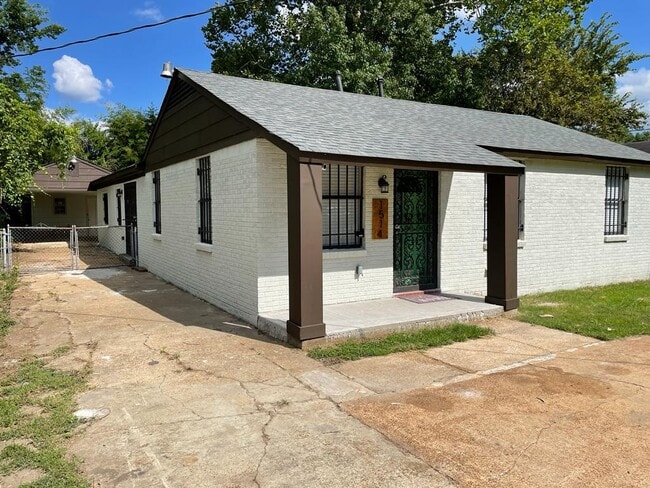 Building Photo - 1514 S McLean Blvd
