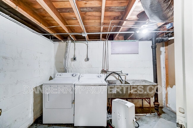 Building Photo - 1132 Brookley Blvd