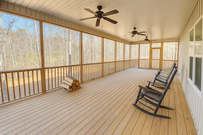 Building Photo - 736 River N Blvd