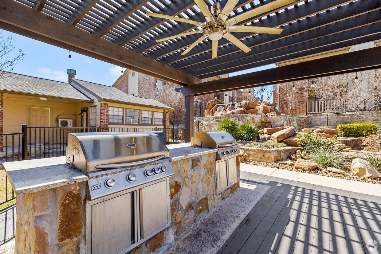 Laurel Heights at Cityview 5701 Overton Ridge Blvd Fort Worth TX