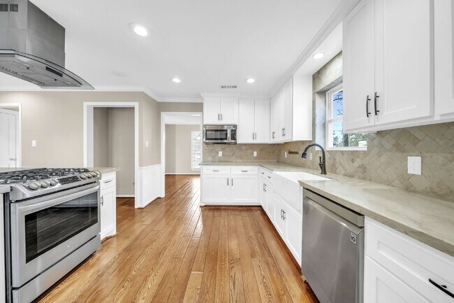 Building Photo - Welcome to this stunning 4-bedroom, 2.5-bath home on a quarter of an acre lot nestled in the high...