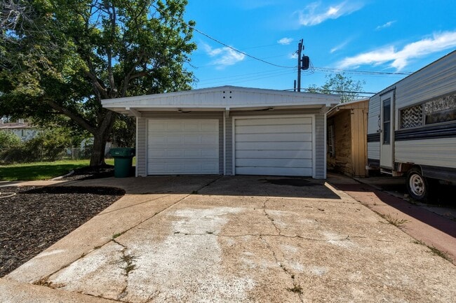 Building Photo - 5256 S 2000 W
