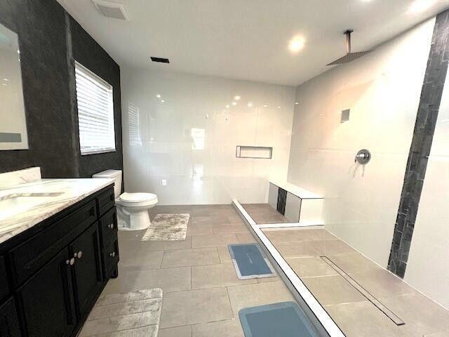 Building Photo - 9148 Oakwood Dr