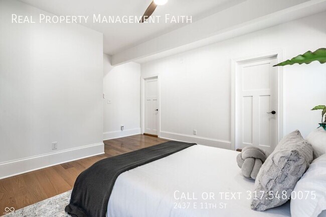 Building Photo - 2437 E 11th St