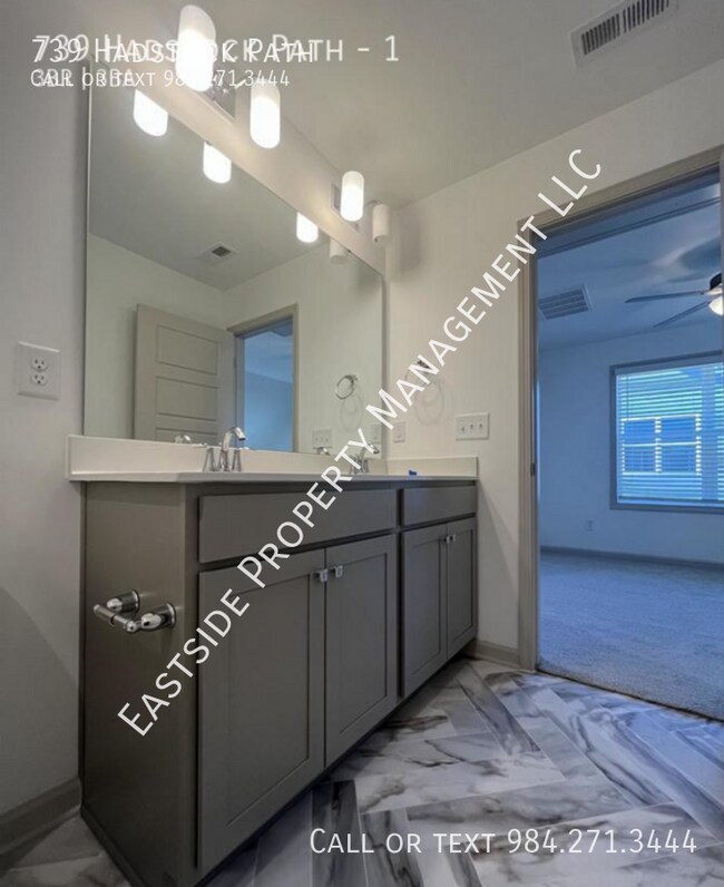 Building Photo - 739 Hadstock Path