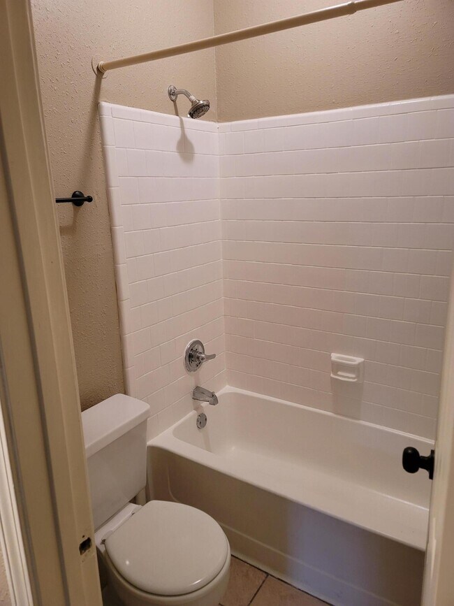 Building Photo - 4554 Northpointe Pl