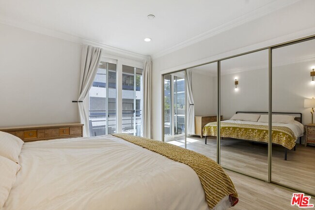Building Photo - 20 Catamaran St
