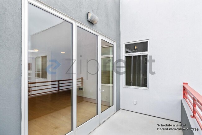 Building Photo - Unit 604