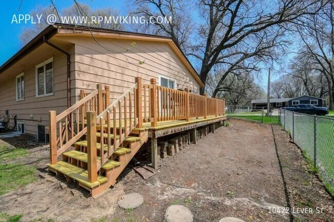 Building Photo - 3br 2ba 1cg ~ Security Deposit Free Altern...