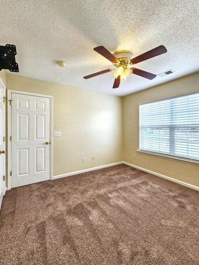 Building Photo - 5800 Quitman Trail