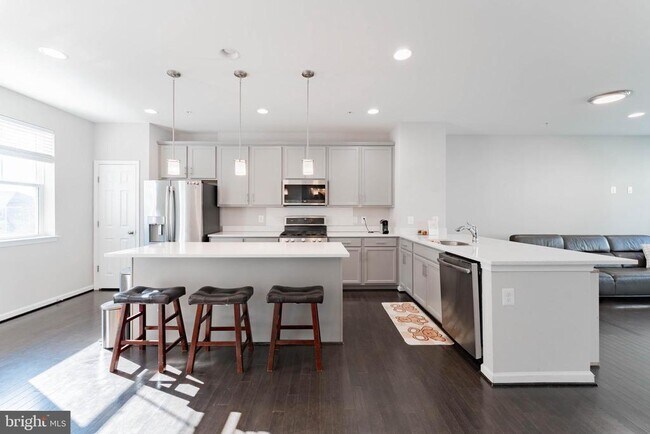 Building Photo - 14302 Potomac Heights Ln