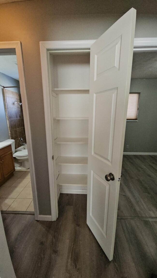 Building Photo - 10218 Weir St