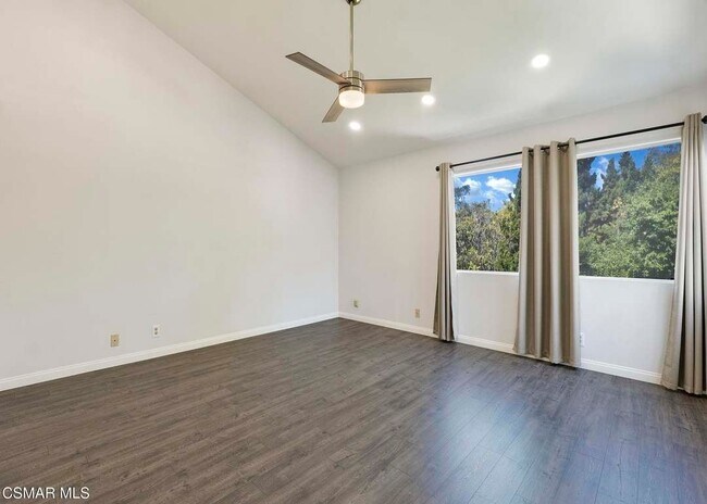 Building Photo - 833 Shadow Lake Dr
