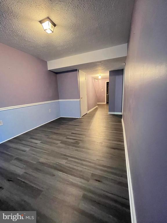 Building Photo - 9630 Kanfer Ct