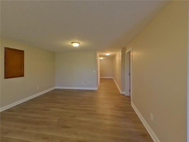 Building Photo - 3947 Valencia Ln