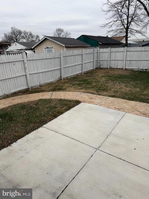 Building Photo - 2407 Saratoga Ave