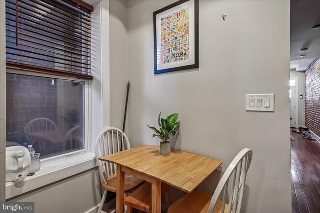 Building Photo - 30 Hanover Pl NW