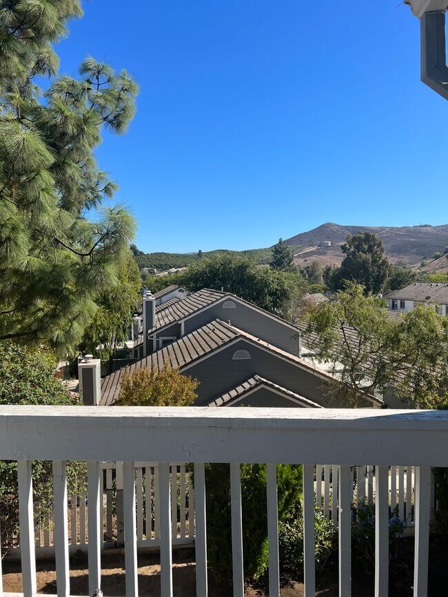 Building Photo - 3 bed, 3 bath single family home