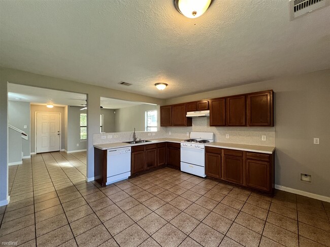 Building Photo - 3 br, 2 bath House - 19026 Remington Park