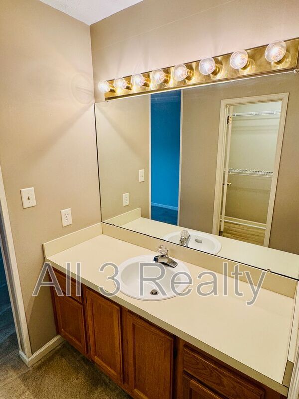 Building Photo - 6008 Woodrun Ct