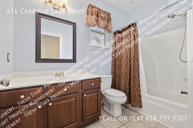 Building Photo - 414 Carriage Lake Dr