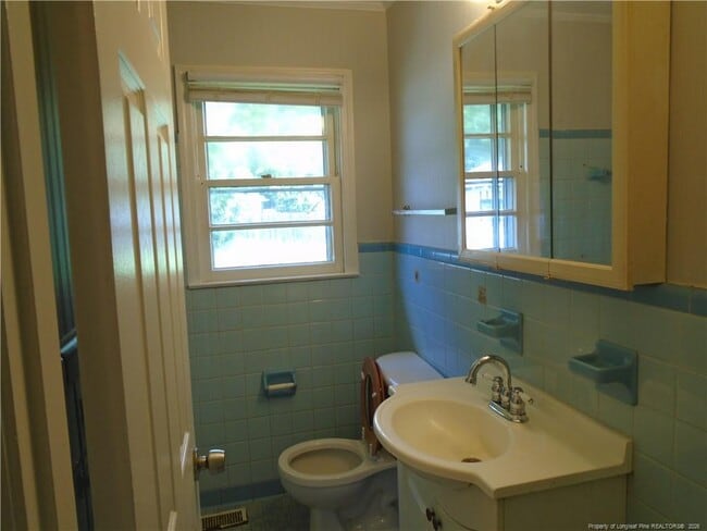 Building Photo - 1115 Poplar Dr