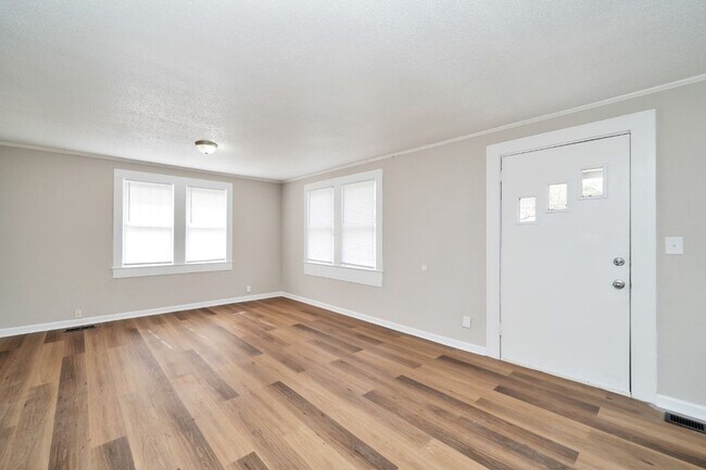 Building Photo - Charming & Fully Renovated Home – Act Fast!
