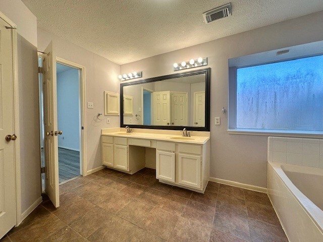 Building Photo - 9611 Territory Ln