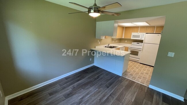Building Photo - Beautiful 2 BD | 2 BA Condo w/ Amenities- ...