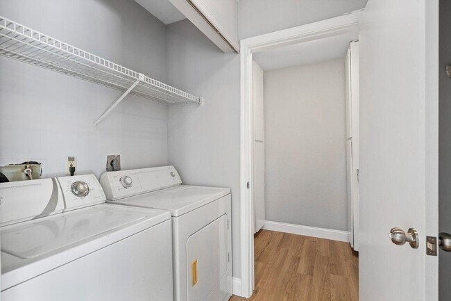 Building Photo - 1781 N Congress Ave